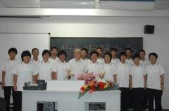 2007年9月1日开学典礼王老来五中与学生交流